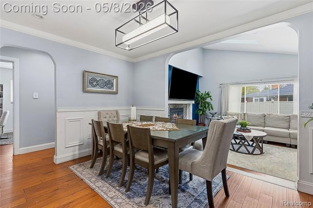 7271 Lucerne Street, Dearborn Heights, MI 48127