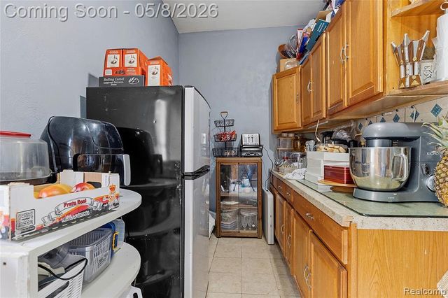 7271 Lucerne Street, Dearborn Heights, MI 48127