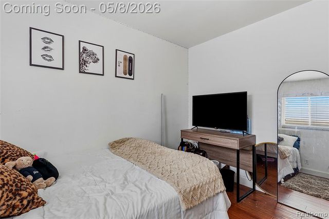 7271 Lucerne Street, Dearborn Heights, MI 48127