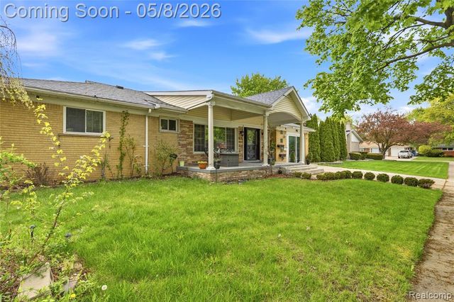 7271 Lucerne Street, Dearborn Heights, MI 48127