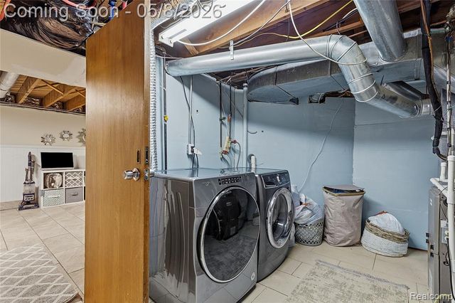 7271 Lucerne Street, Dearborn Heights, MI 48127