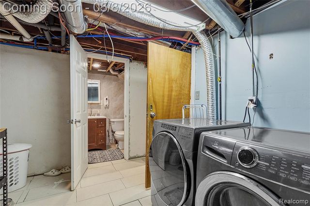 7271 Lucerne Street, Dearborn Heights, MI 48127