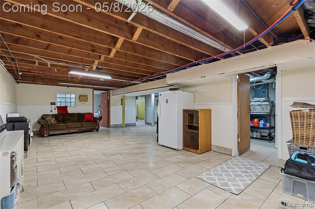7271 Lucerne Street, Dearborn Heights, MI 48127