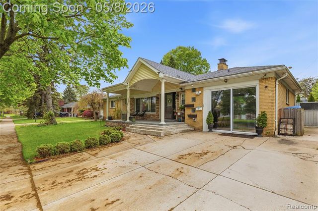 7271 Lucerne Street, Dearborn Heights, MI 48127