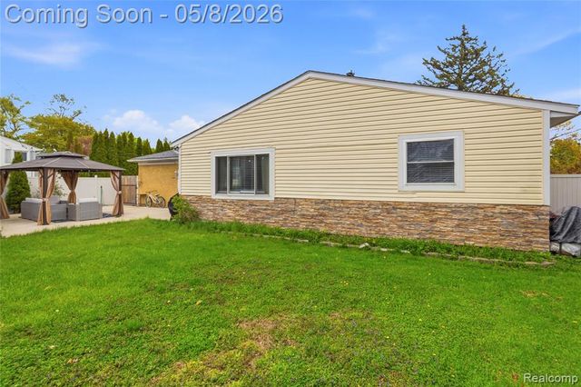 7271 Lucerne Street, Dearborn Heights, MI 48127