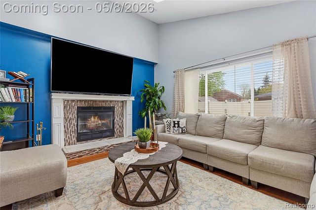 7271 Lucerne Street, Dearborn Heights, MI 48127