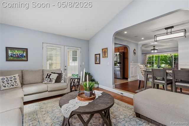 7271 Lucerne Street, Dearborn Heights, MI 48127