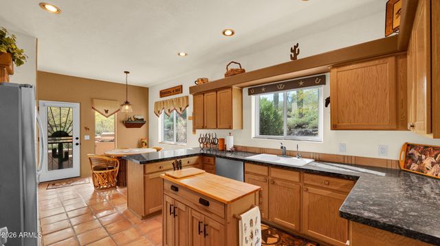 38065 N CAVE CREEK Road 36, Cave Creek, AZ 85331