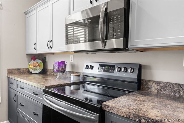 2414 Magnolia Court, Clarksville, IN 47129