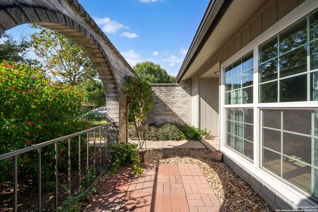 15038 Old Creek Dr, San Antonio, TX 78218