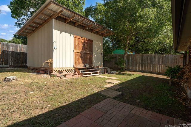 15038 Old Creek Dr, San Antonio, TX 78218