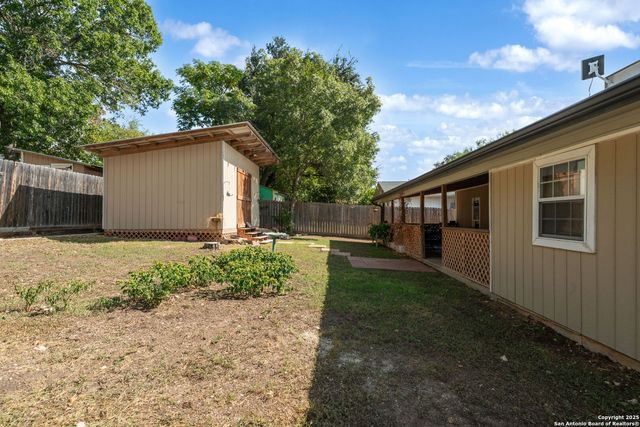 15038 Old Creek Dr, San Antonio, TX 78218