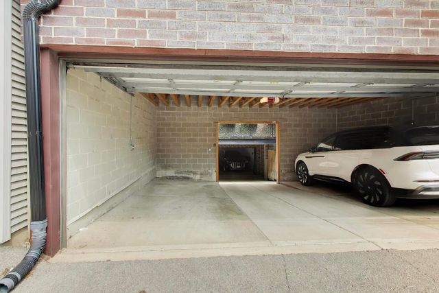 837 W BUCKINGHAM Place 3, Chicago, IL 60657