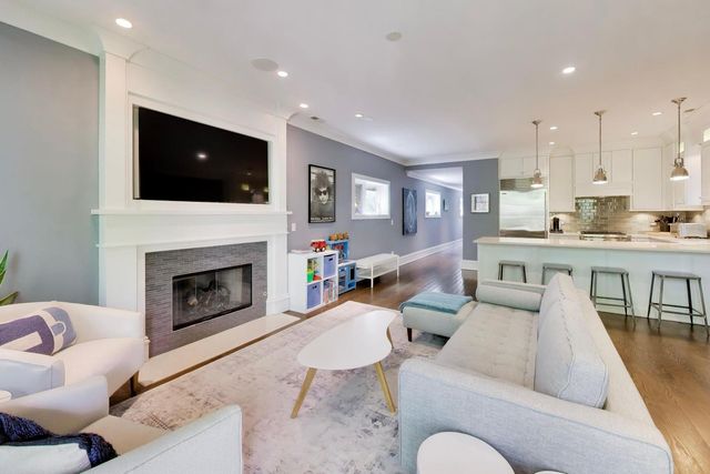 837 W BUCKINGHAM Place 3, Chicago, IL 60657