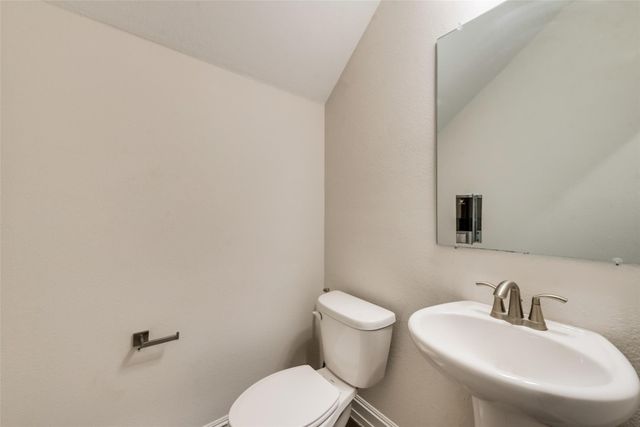 714 Creekwater Lane, Garland, TX 75043