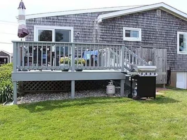 10 Stanton Avenue, Narragansett, RI 02882
