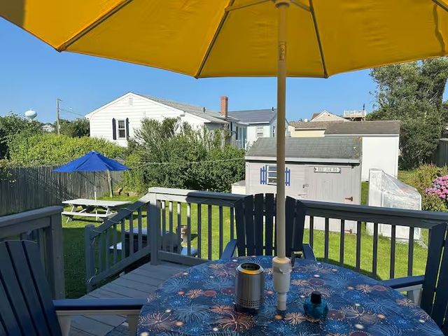 10 Stanton Avenue, Narragansett, RI 02882