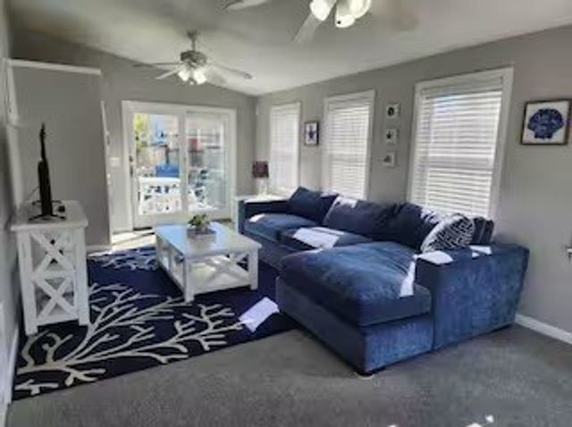 10 Stanton Avenue, Narragansett, RI 02882
