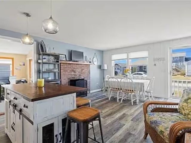 10 Stanton Avenue, Narragansett, RI 02882