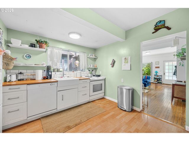 2237 Ne 14TH Ave, Portland, OR 97212