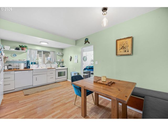 2237 Ne 14TH Ave, Portland, OR 97212