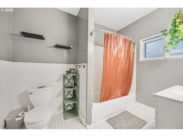 2237 Ne 14TH Ave, Portland, OR 97212