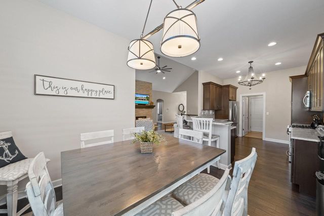 112 Lake Vista CIRCLE, Fontana, WI 53125