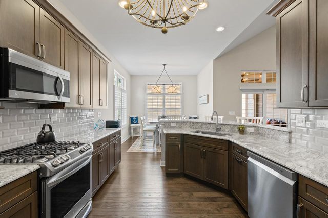 112 Lake Vista CIRCLE, Fontana, WI 53125