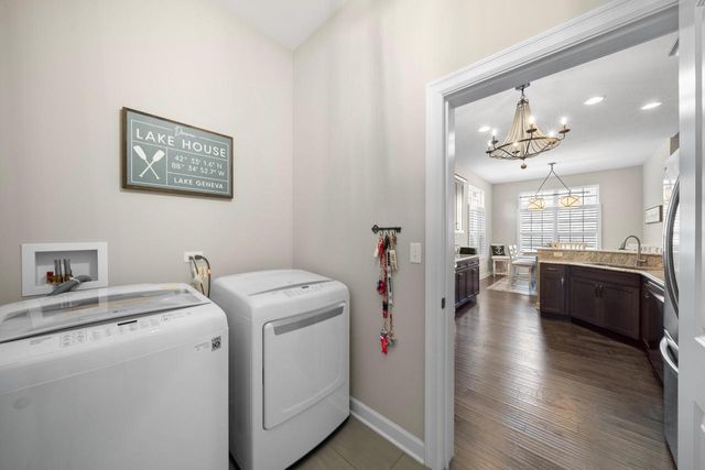 112 Lake Vista CIRCLE, Fontana, WI 53125