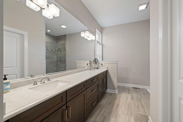 112 Lake Vista CIRCLE, Fontana, WI 53125