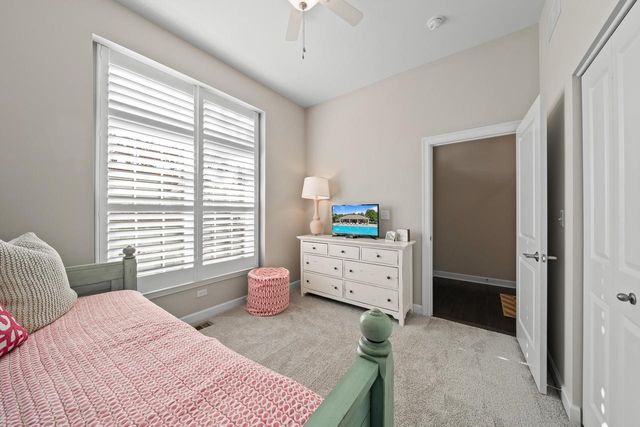 112 Lake Vista CIRCLE, Fontana, WI 53125