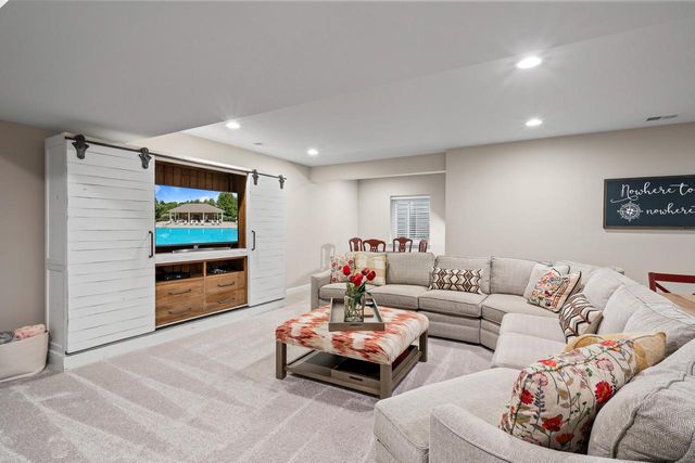 112 Lake Vista CIRCLE, Fontana, WI 53125