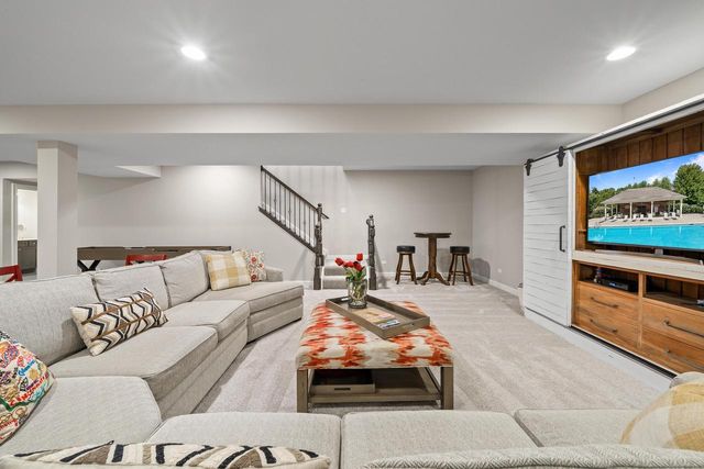 112 Lake Vista CIRCLE, Fontana, WI 53125