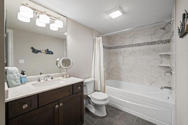 112 Lake Vista CIRCLE, Fontana, WI 53125