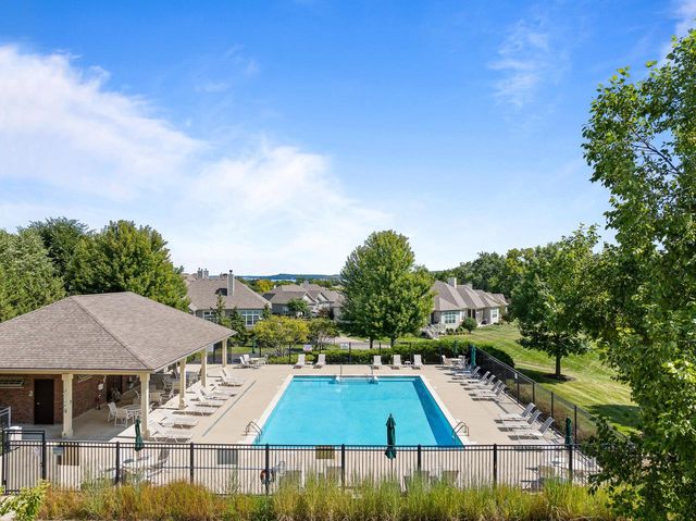 112 Lake Vista CIRCLE, Fontana, WI 53125