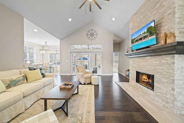 112 Lake Vista CIRCLE, Fontana, WI 53125