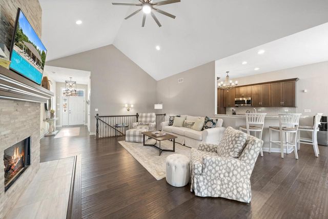 112 Lake Vista CIRCLE, Fontana, WI 53125