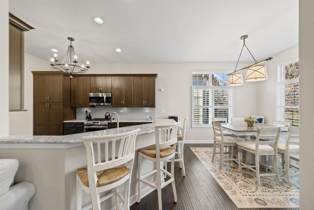 112 Lake Vista CIRCLE, Fontana, WI 53125