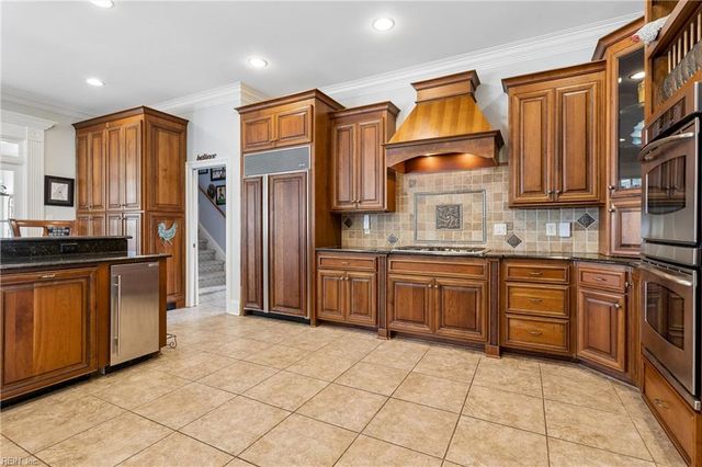 220 Olde Pond LN, Yorktown, VA 23693