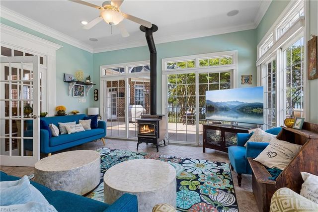 220 Olde Pond LN, Yorktown, VA 23693