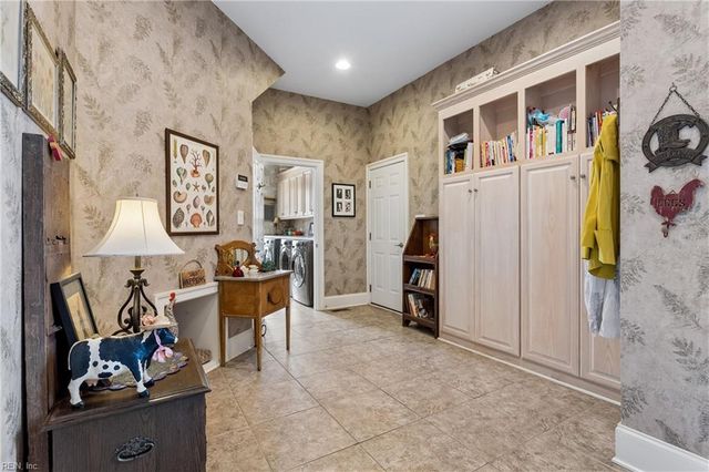 220 Olde Pond LN, Yorktown, VA 23693