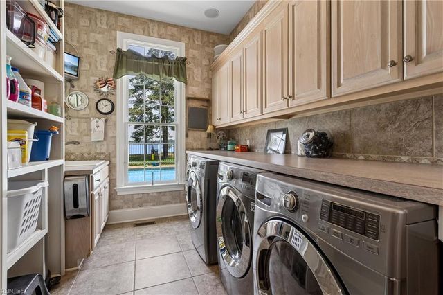 220 Olde Pond LN, Yorktown, VA 23693