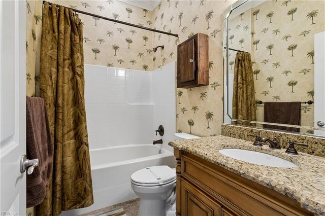 220 Olde Pond LN, Yorktown, VA 23693