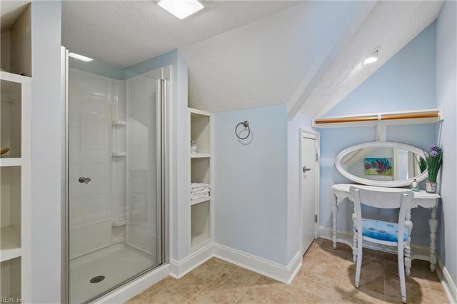 220 Olde Pond LN, Yorktown, VA 23693