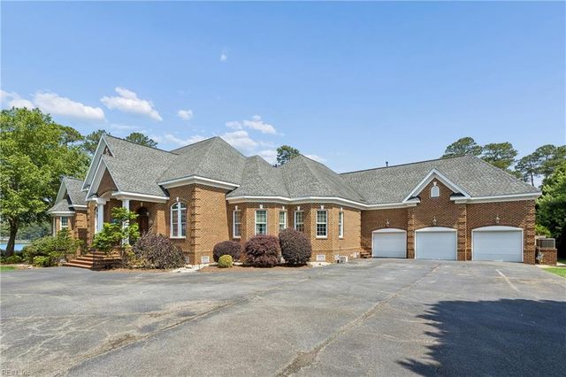 220 Olde Pond LN, Yorktown, VA 23693