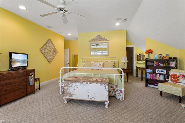 220 Olde Pond LN, Yorktown, VA 23693