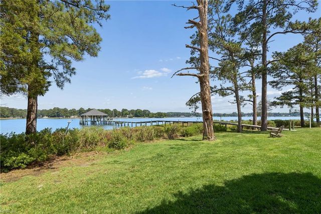 220 Olde Pond LN, Yorktown, VA 23693