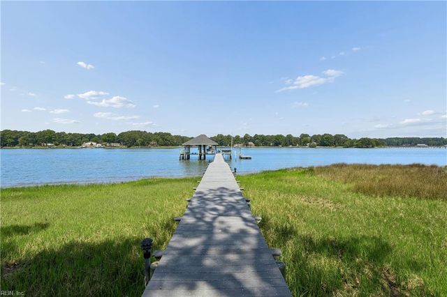 220 Olde Pond LN, Yorktown, VA 23693