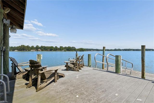 220 Olde Pond LN, Yorktown, VA 23693