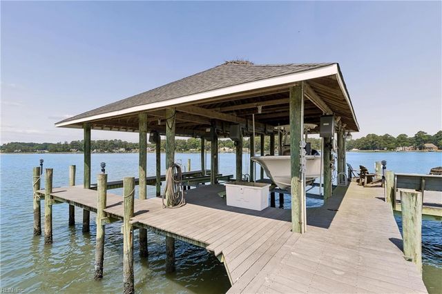 220 Olde Pond LN, Yorktown, VA 23693